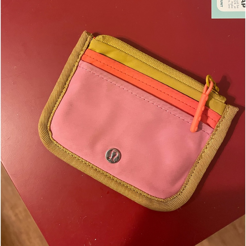 Lululemon wallet